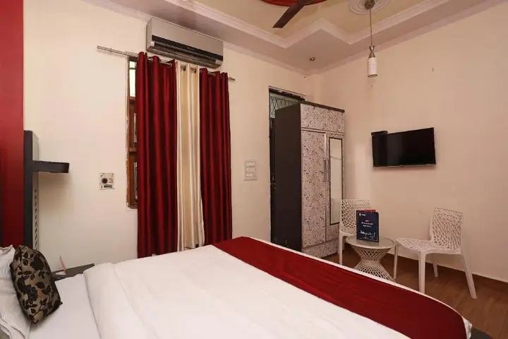 Нью-Дели: The Castle Bed Breakfast