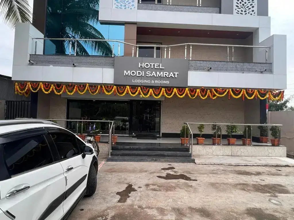 Hotel Modi Samrat — фото 1