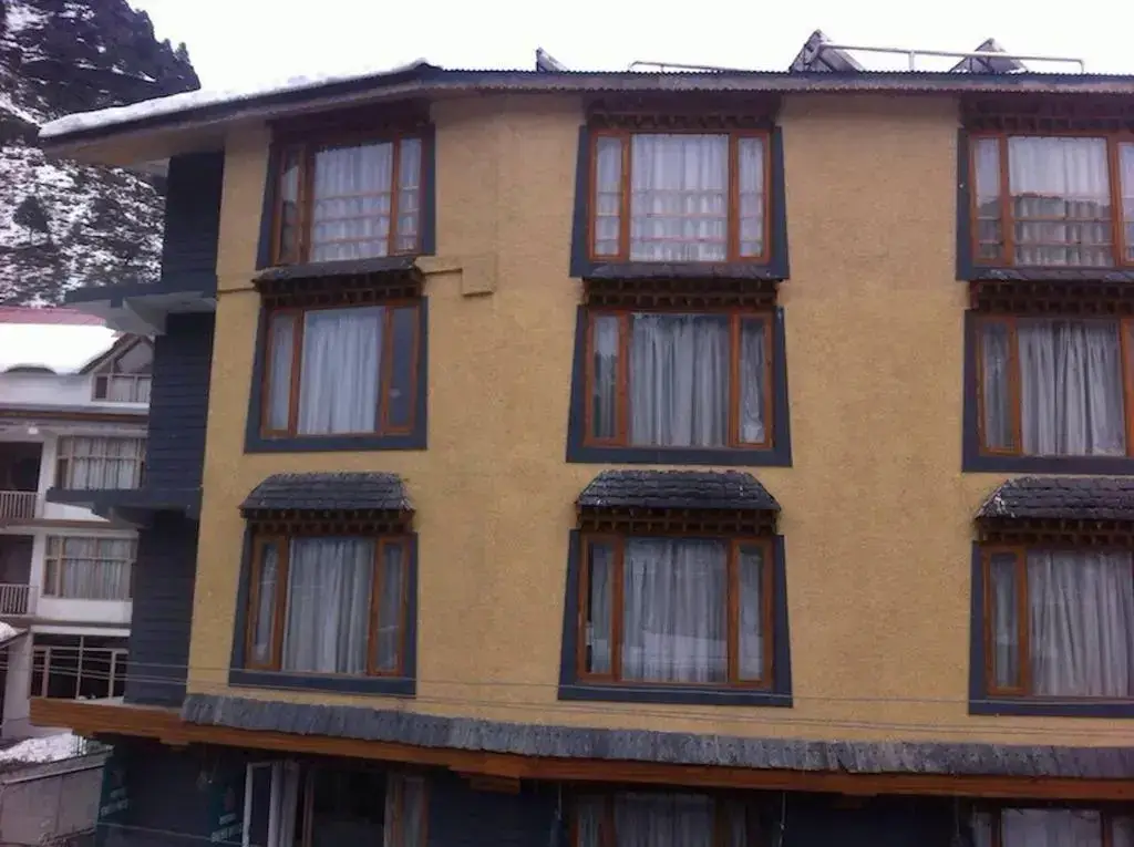 Swiss Wood Hotel — фото 1