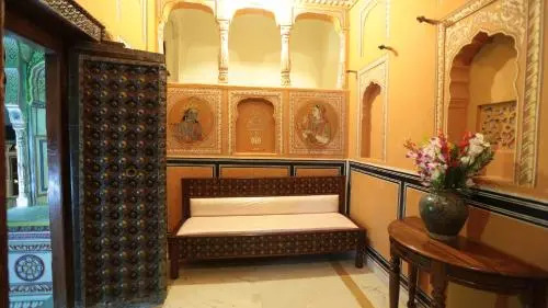 Навалгарх: Radhika Haveli Hotel