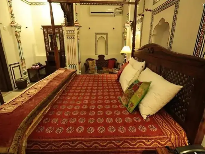 Навалгарх: Radhika Haveli Hotel