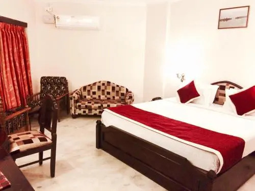 Перумал Ковил Пати: hotel srichakra international