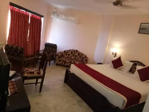 Перумал Ковил Пати: hotel srichakra international