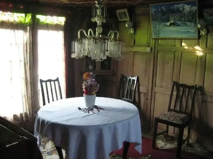 Шринагар: Houseboat Royal Lodge