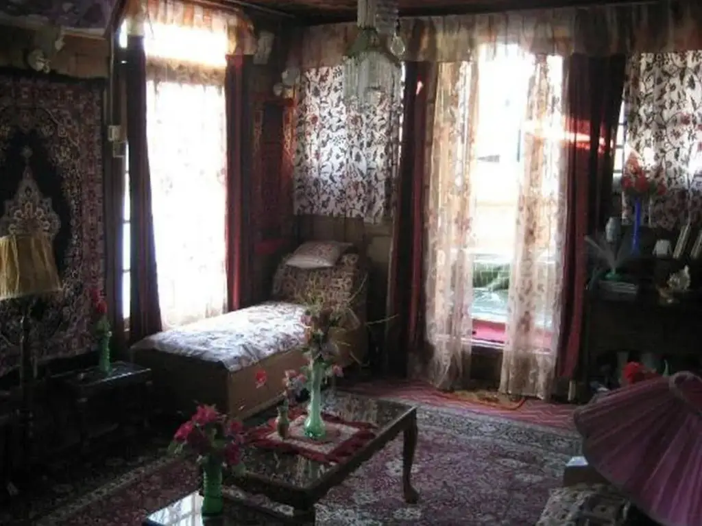 Шринагар: Houseboat Royal Lodge