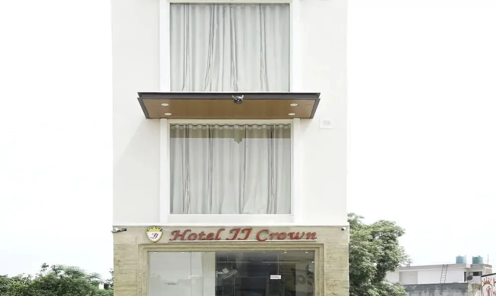 Чандигарх: Hotel Le-Crown