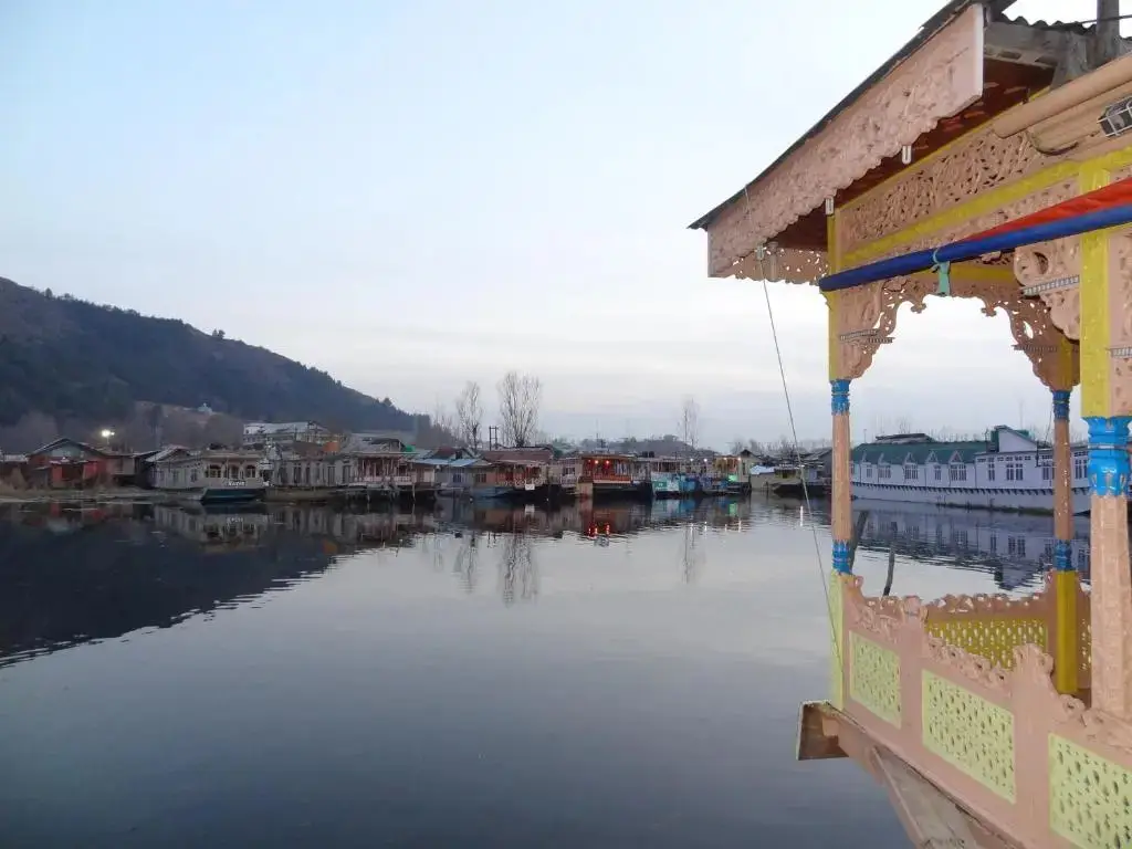 Шринагар: Houseboat Moon of Kashmir