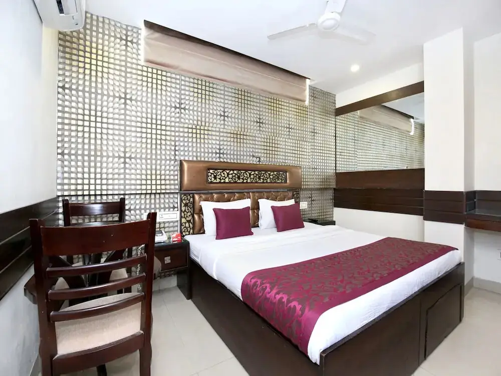 Чандигарх: Hotel JH E18HTEEN