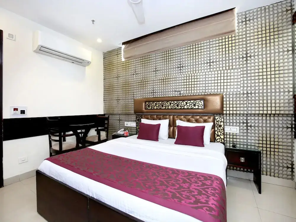 Чандигарх: Hotel JH E18HTEEN