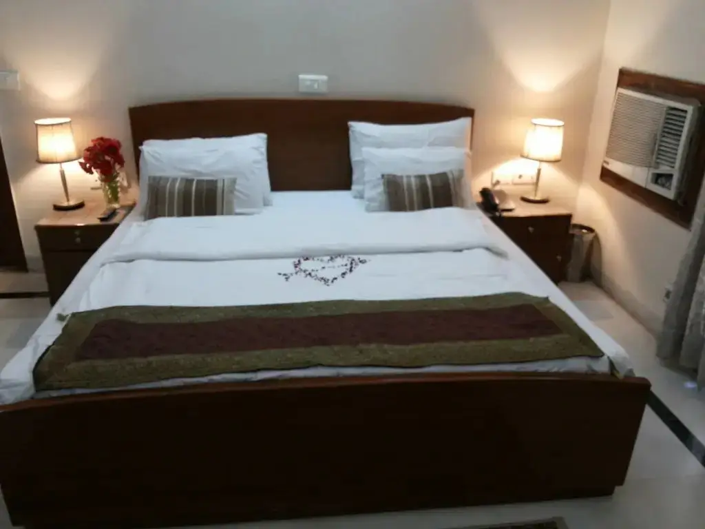 Нойда: Sovereign Residency BnB Noida