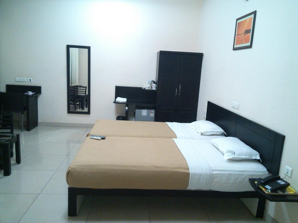 Мангалур: Hotel Veenu International