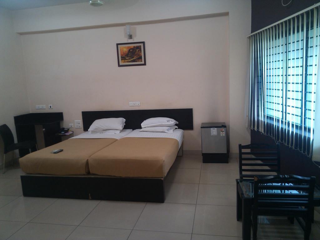 Мангалур: Hotel Veenu International