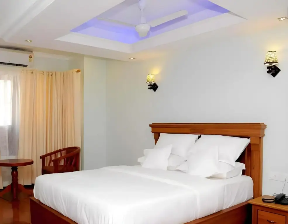 Чираккал: Sea breeze Beach Inn
