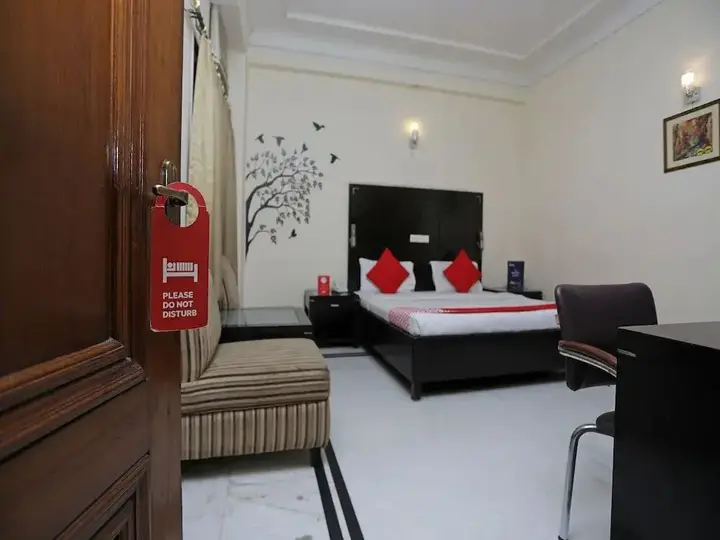 Нью-Дели: Oyo 12075 Hotel Regalia Retreat