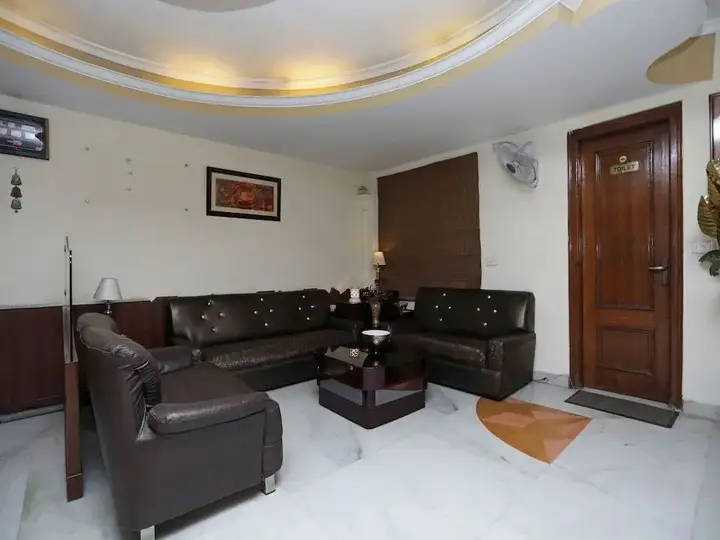 Нью-Дели: Oyo 12075 Hotel Regalia Retreat