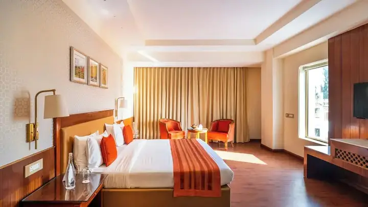 Лех: Hotel Dragon