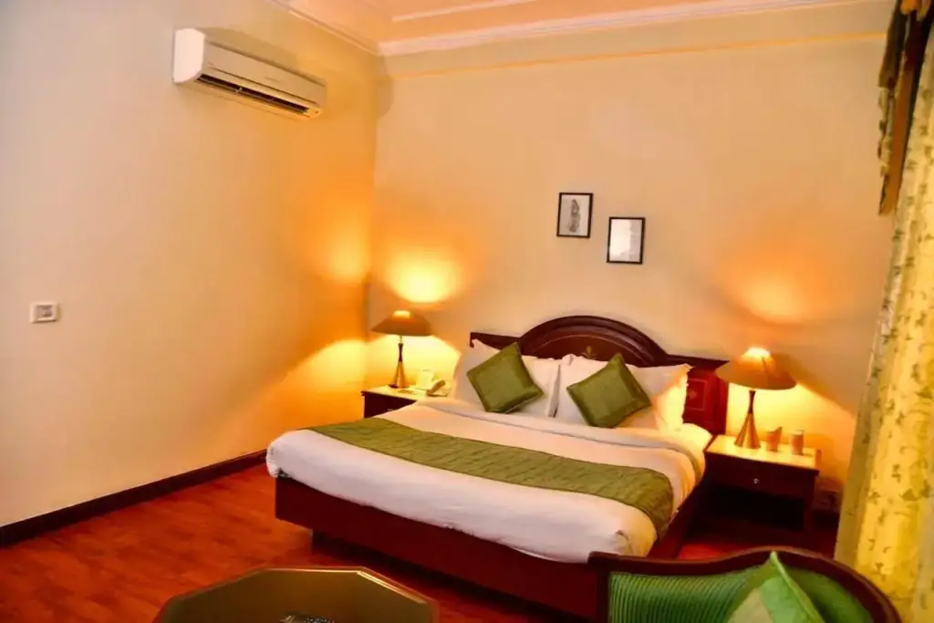 Батхинда: Hotel Sepal