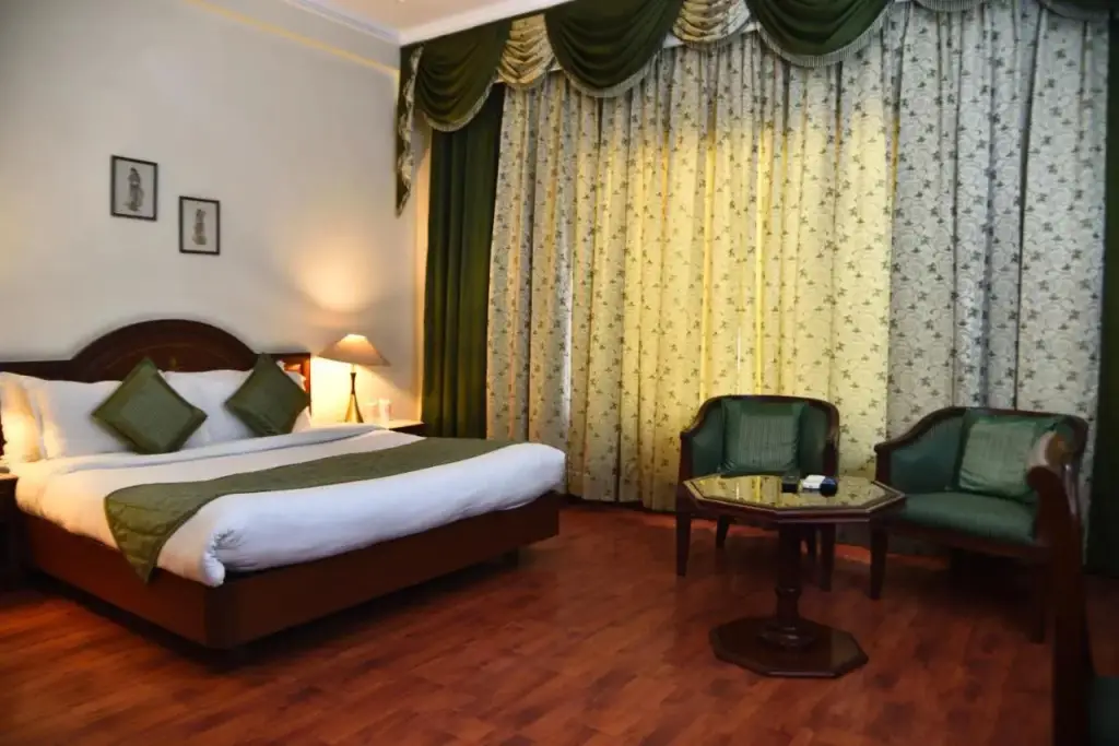 Батхинда: Hotel Sepal