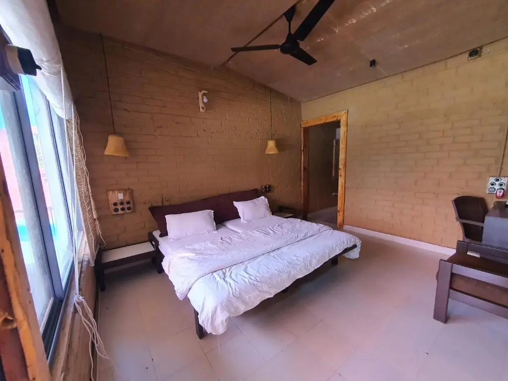 Хандала: Sadabahar Moments - Hostel