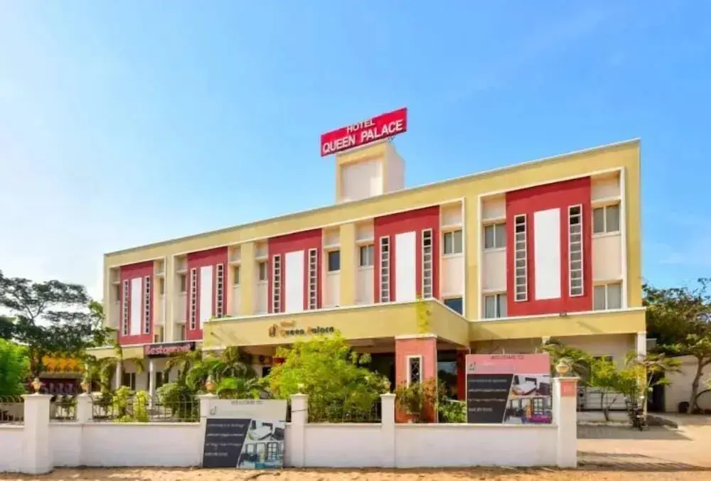 Hotel Queen Palace — фото 1