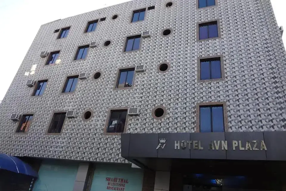 Hotel AVN Plaza — фото 1