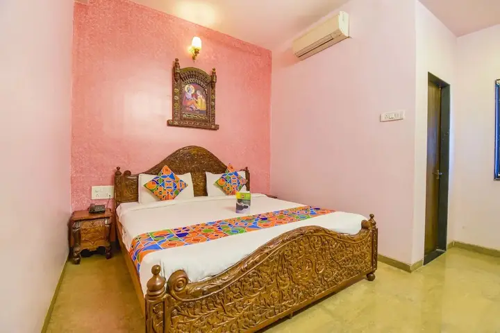Ширди: FabHotel Paradise For You