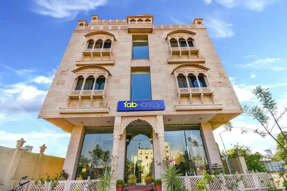 Ширди: FabHotel Paradise For You