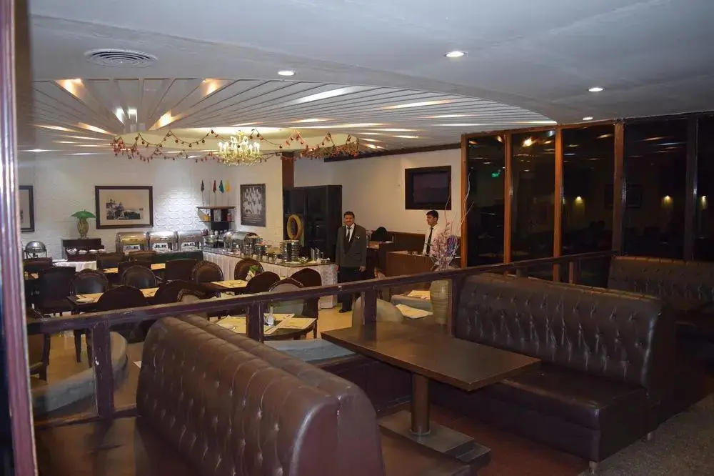 Нью-Дели: The Janpath Hotel