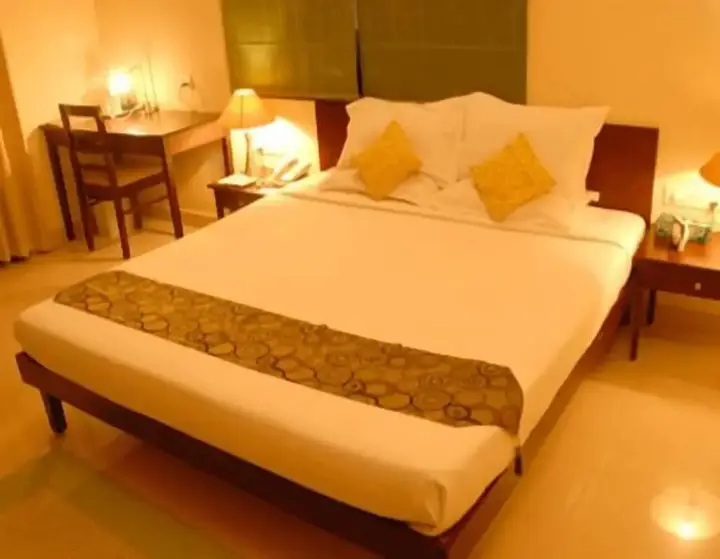 Бангалор: Sterling Living Space - Residency Road