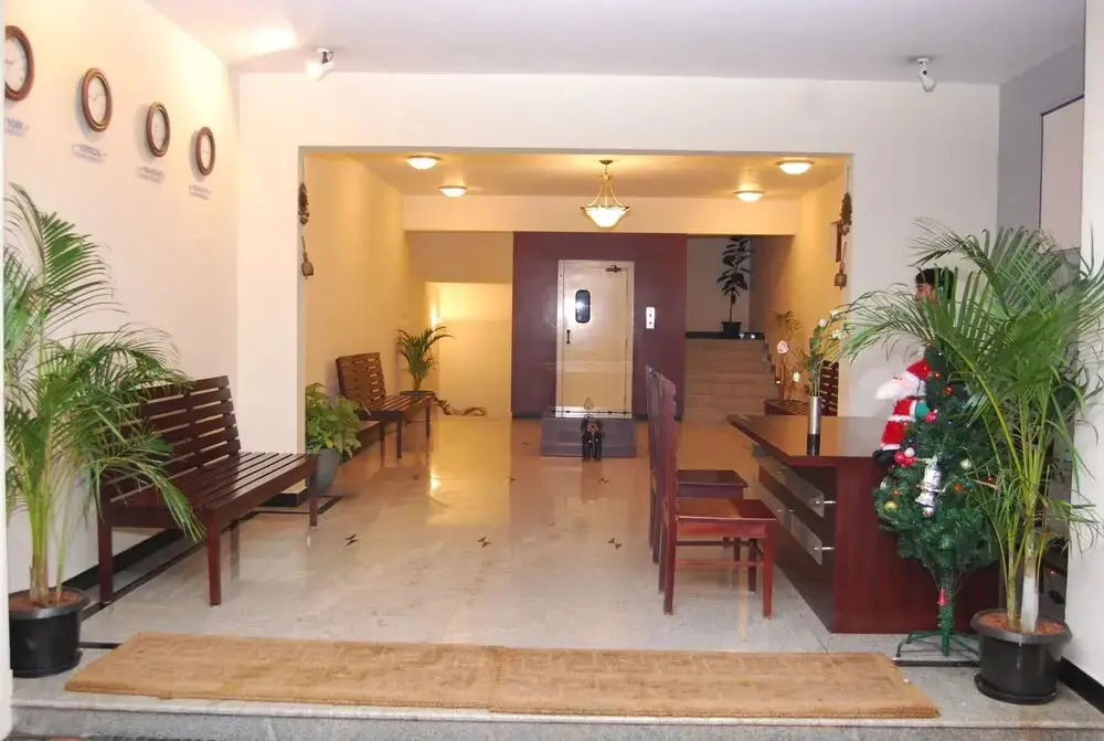 Бангалор: Sterling Living Space - Residency Road