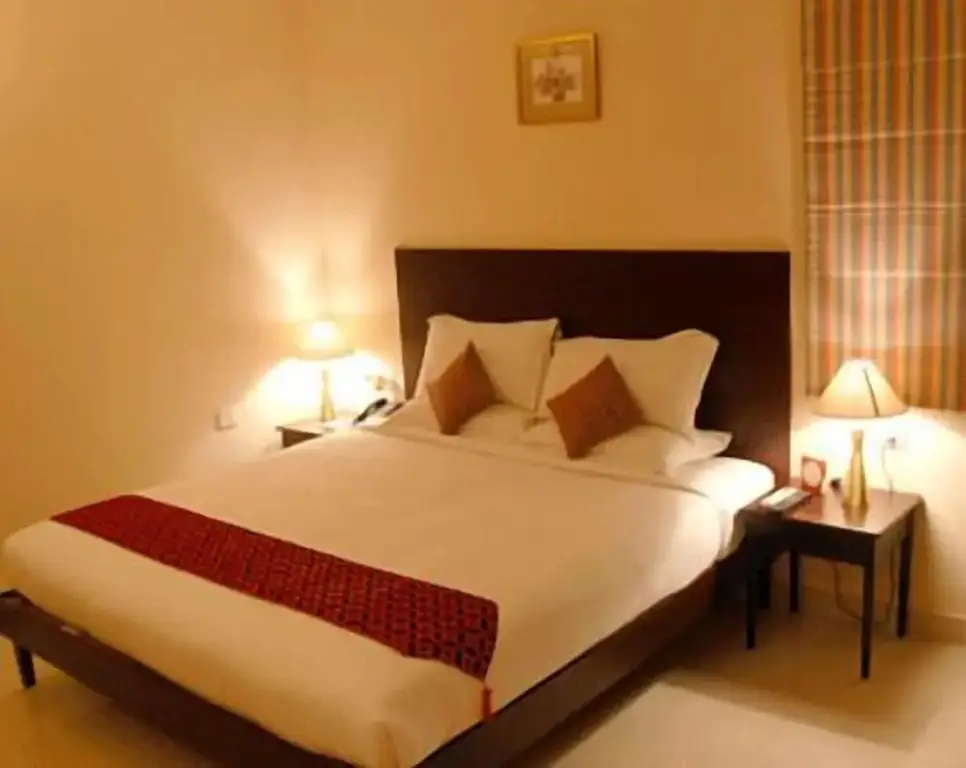 Бангалор: Sterling Living Space - Residency Road