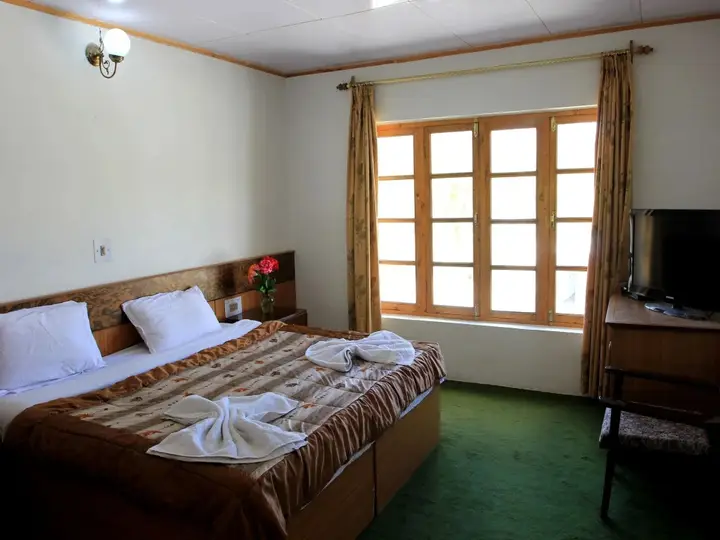 Лех: TIH Hotel Mahay Palace