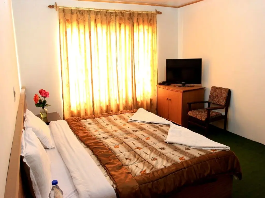 Лех: TIH Hotel Mahay Palace