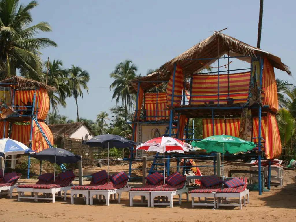 Анджуна: Five Five Restaurant and Guest Tent- Glamping