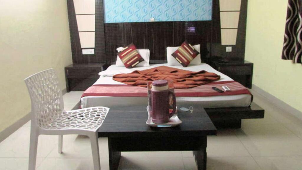 Нью-Дели: Hotel Surya Plaza