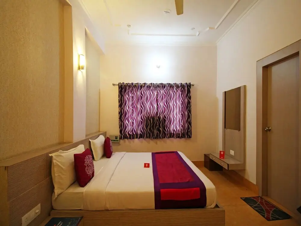 Варанаси: OYO 4398 Hotel Rajat Grand