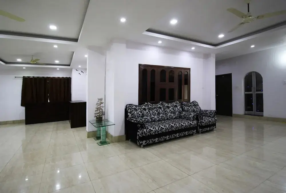 Варанаси: OYO 4398 Hotel Rajat Grand