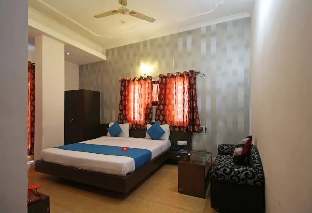 Варанаси: OYO 4398 Hotel Rajat Grand