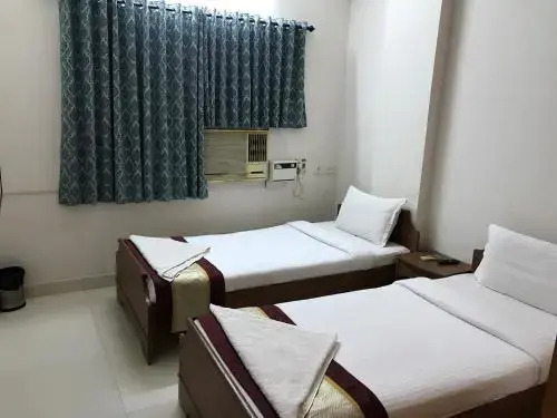 Ченнаи: FabExpress Kapsstone Egmore