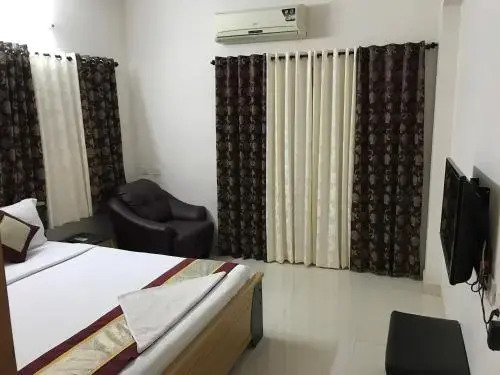 Ченнаи: FabExpress Kapsstone Egmore