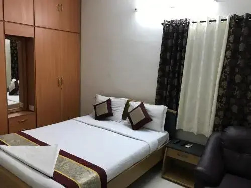 Ченнаи: FabExpress Kapsstone Egmore