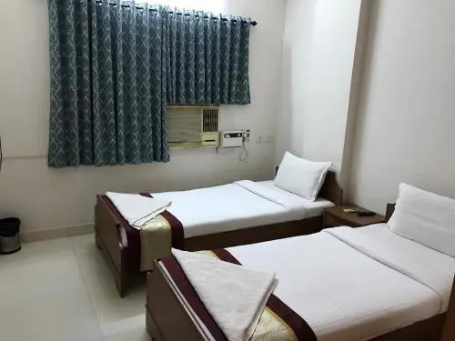 Ченнаи: FabExpress Kapsstone Egmore