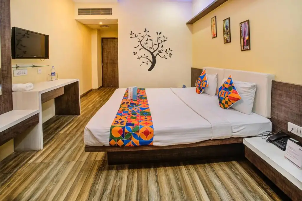Индаур: FabHotel Bee Town