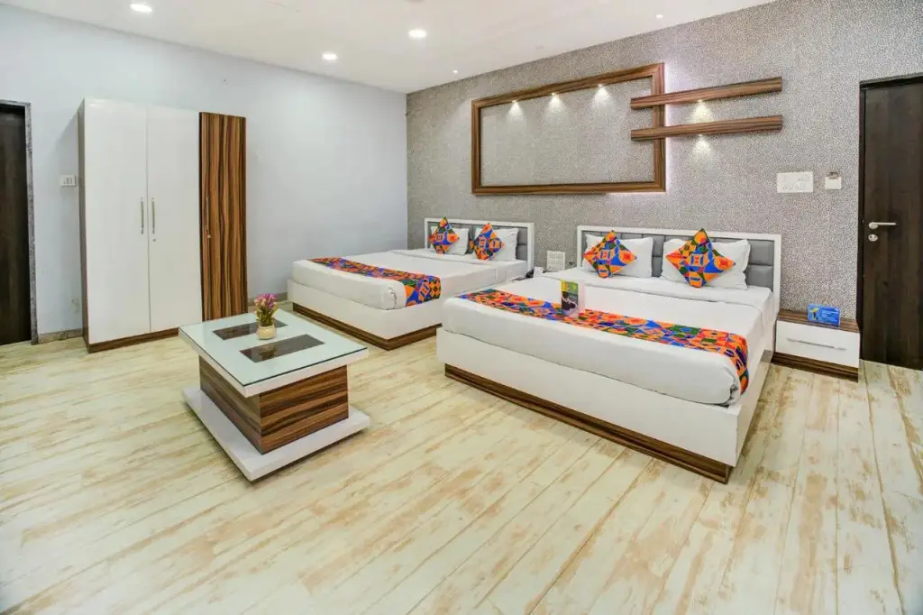 Индаур: FabHotel Bee Town