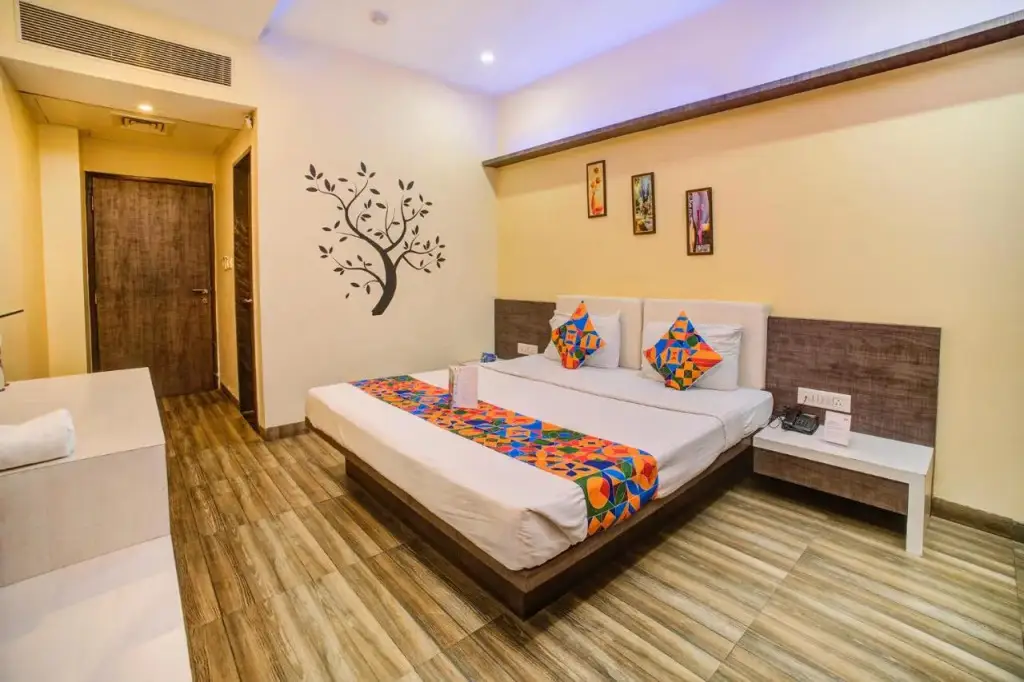 Индаур: FabHotel Bee Town