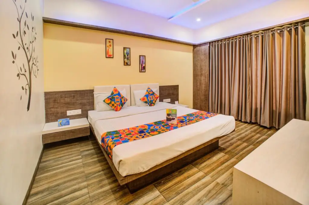 Индаур: FabHotel Bee Town