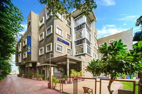FabHotel Bee Town — фото 1