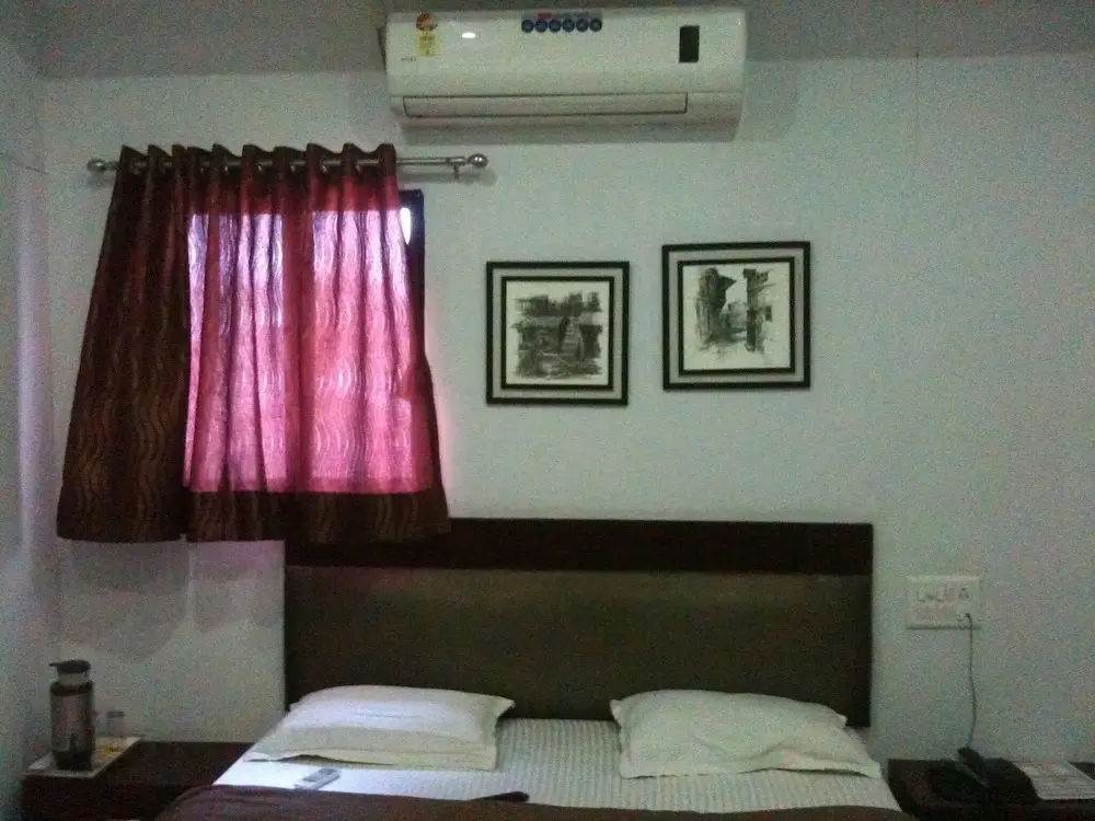 Ахмедабад: Hotel Rajtilak