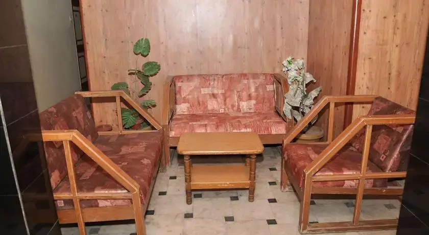 Сомнатх: Hotel Madhuram