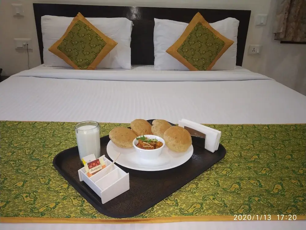 Нью-Дели: Golden Palm Suites